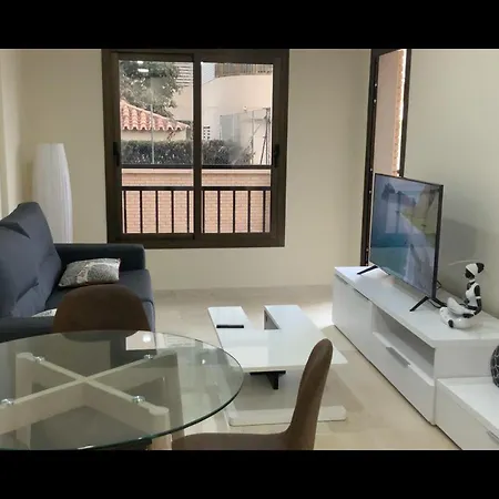 Moderno En Primera Linea Paseo Maritimo アパート